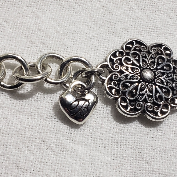 Beautiful Vintage Brighton Queen Anne Silvertone Scroll Floral Bracelet - Picture 5 of 8